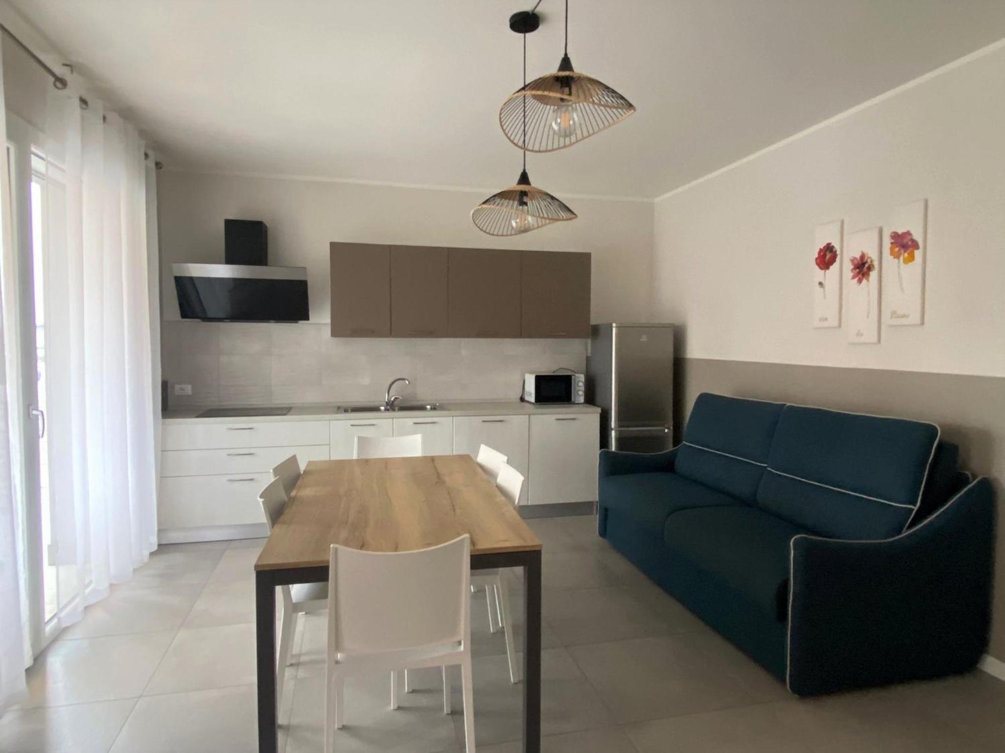 The Prince - Luxury Apartments With Pool بسكييرا ديل غاردا المظهر الخارجي الصورة