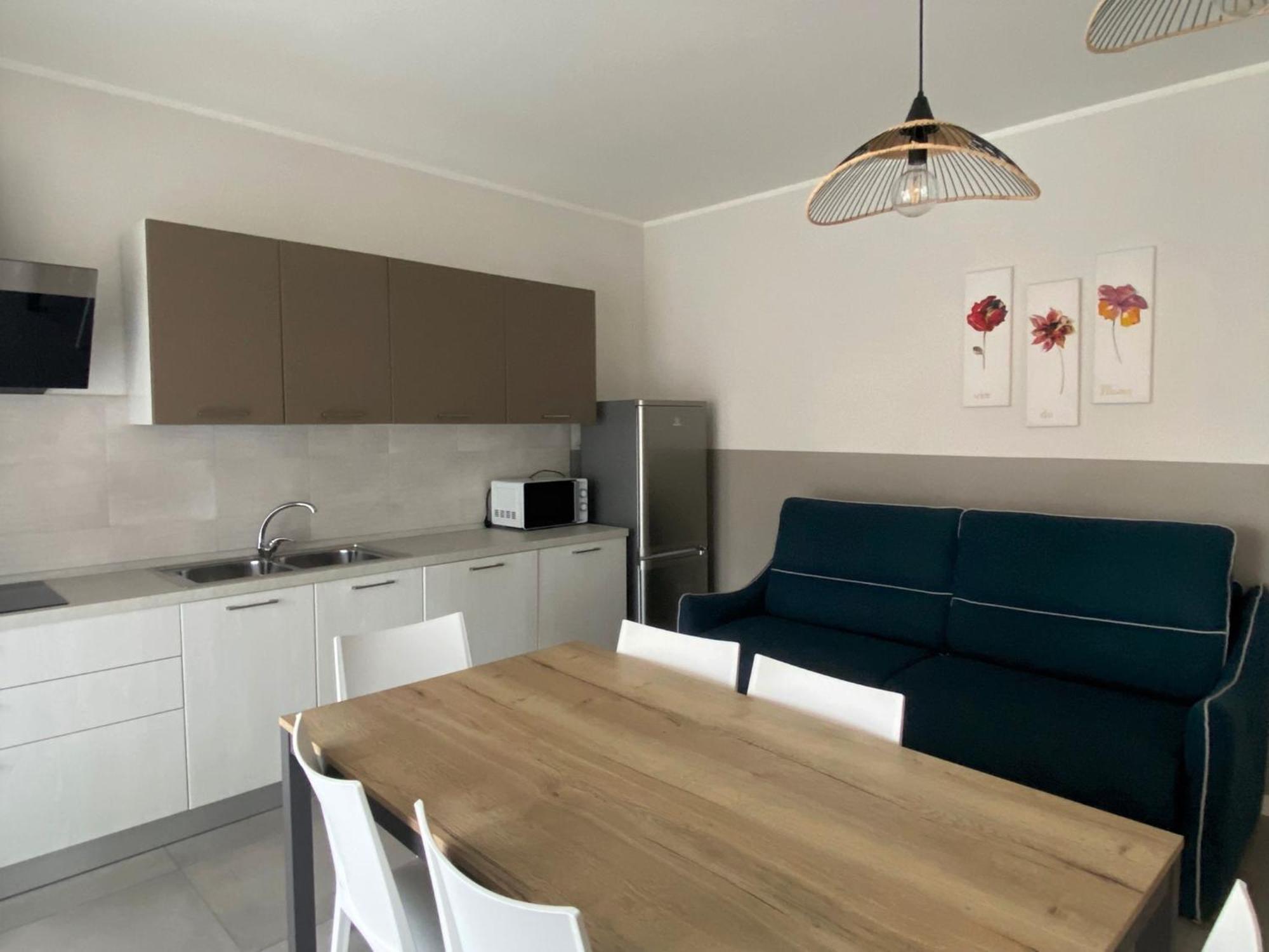 The Prince - Luxury Apartments With Pool بسكييرا ديل غاردا المظهر الخارجي الصورة
