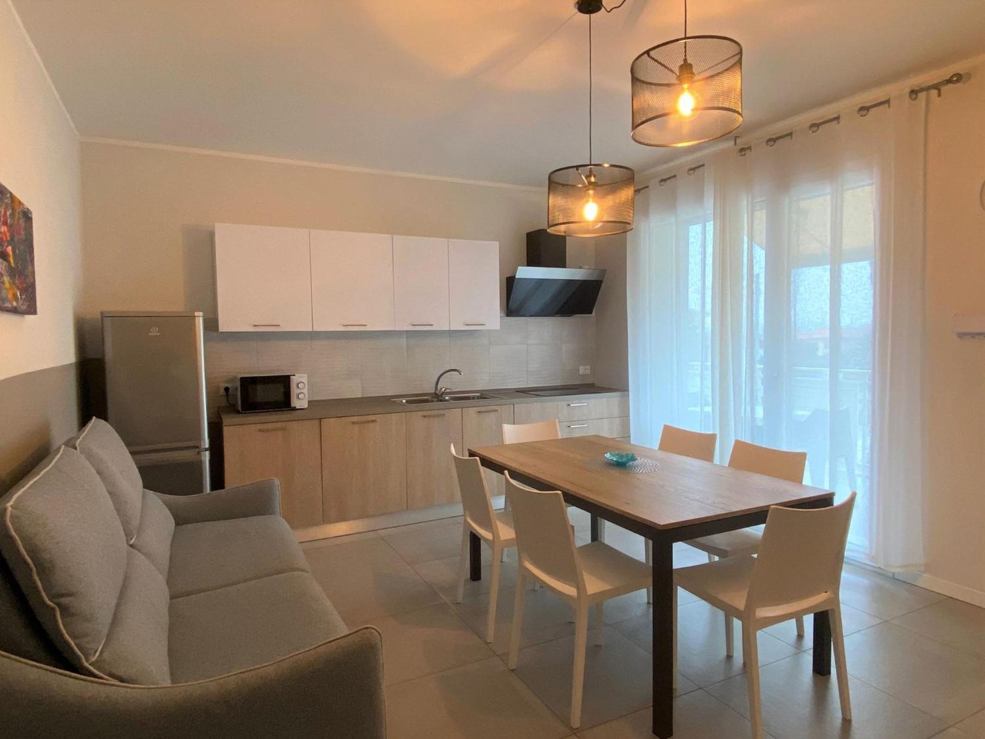 The Prince - Luxury Apartments With Pool بسكييرا ديل غاردا المظهر الخارجي الصورة