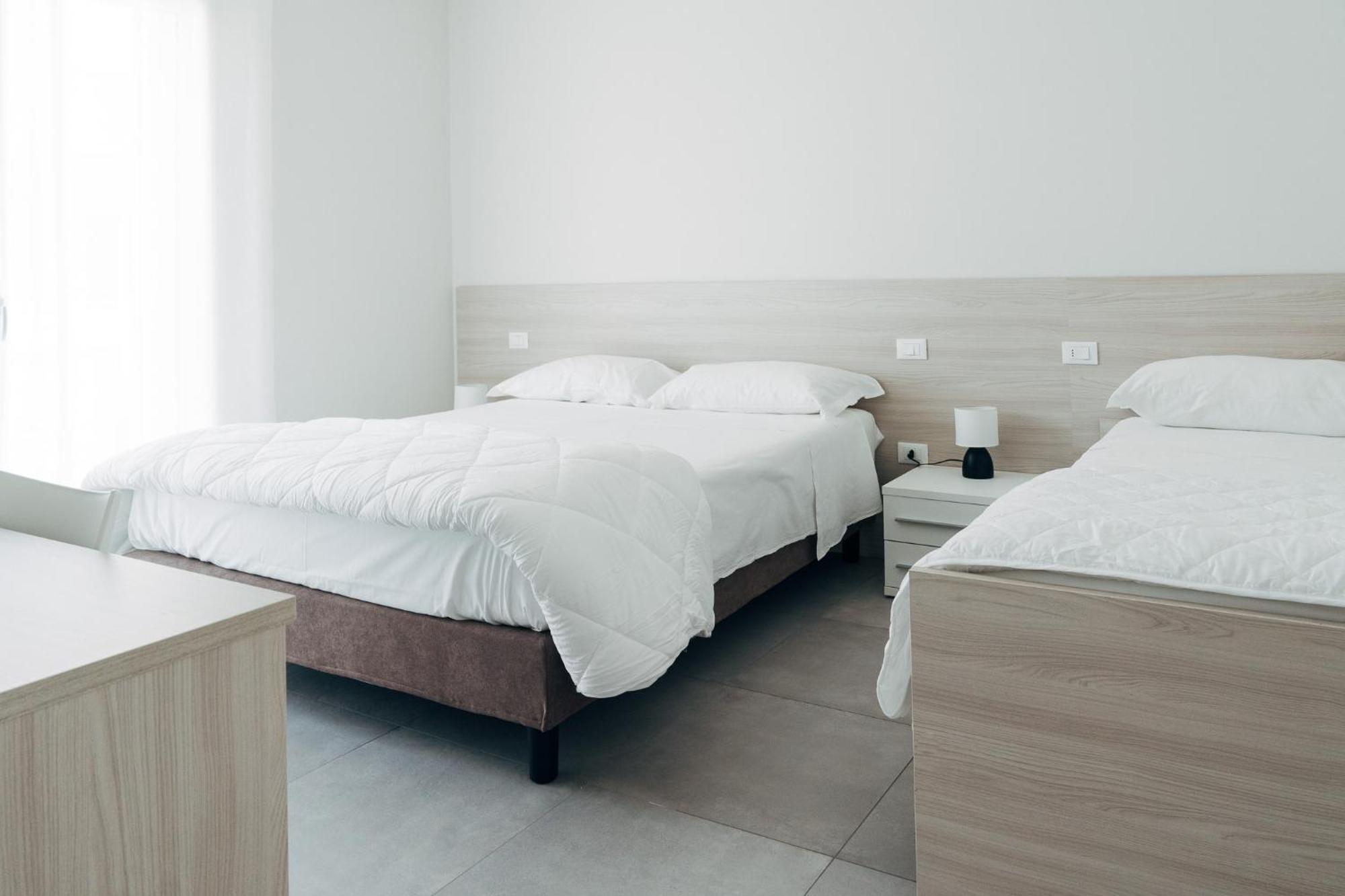 The Prince - Luxury Apartments With Pool بسكييرا ديل غاردا المظهر الخارجي الصورة