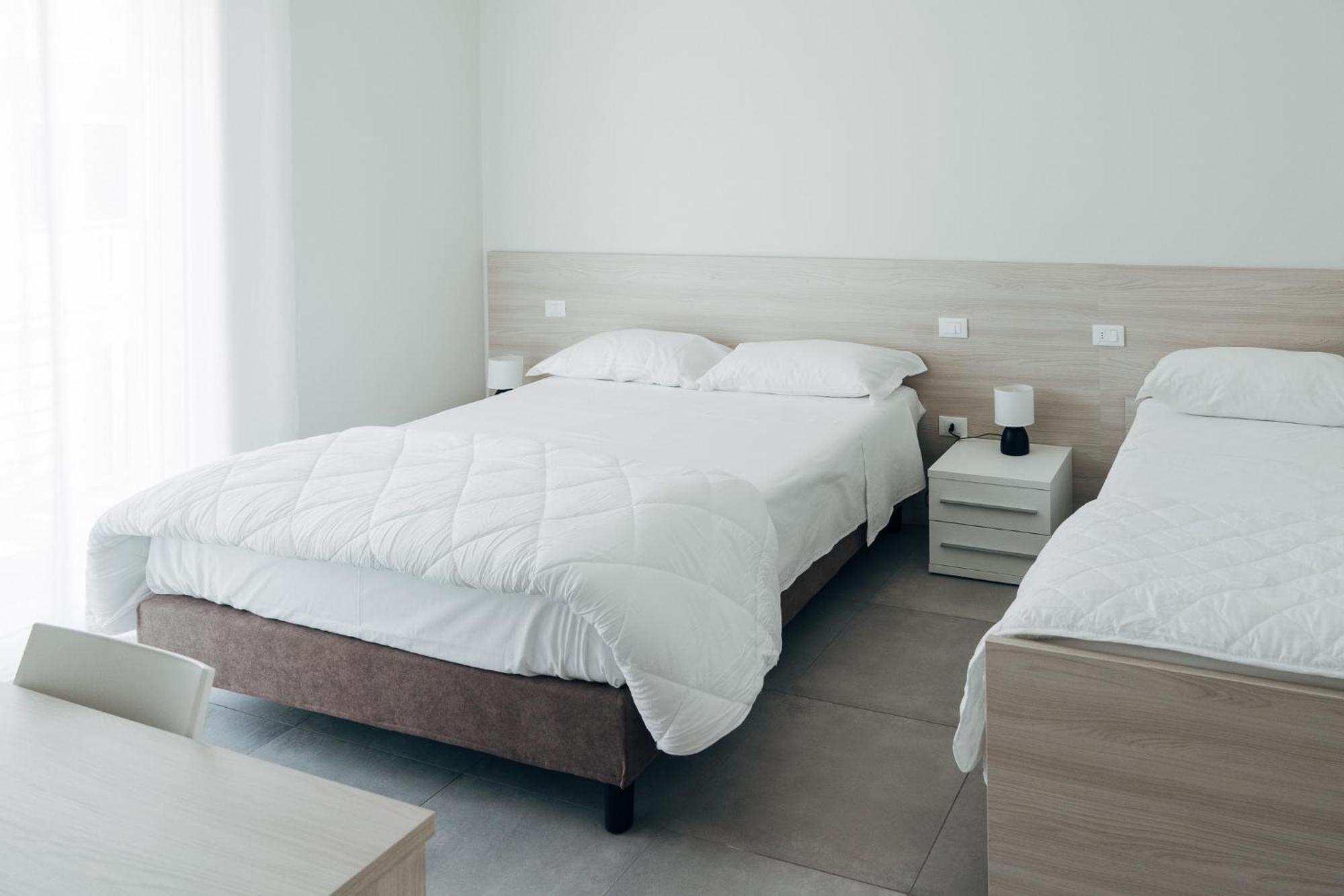 The Prince - Luxury Apartments With Pool بسكييرا ديل غاردا المظهر الخارجي الصورة