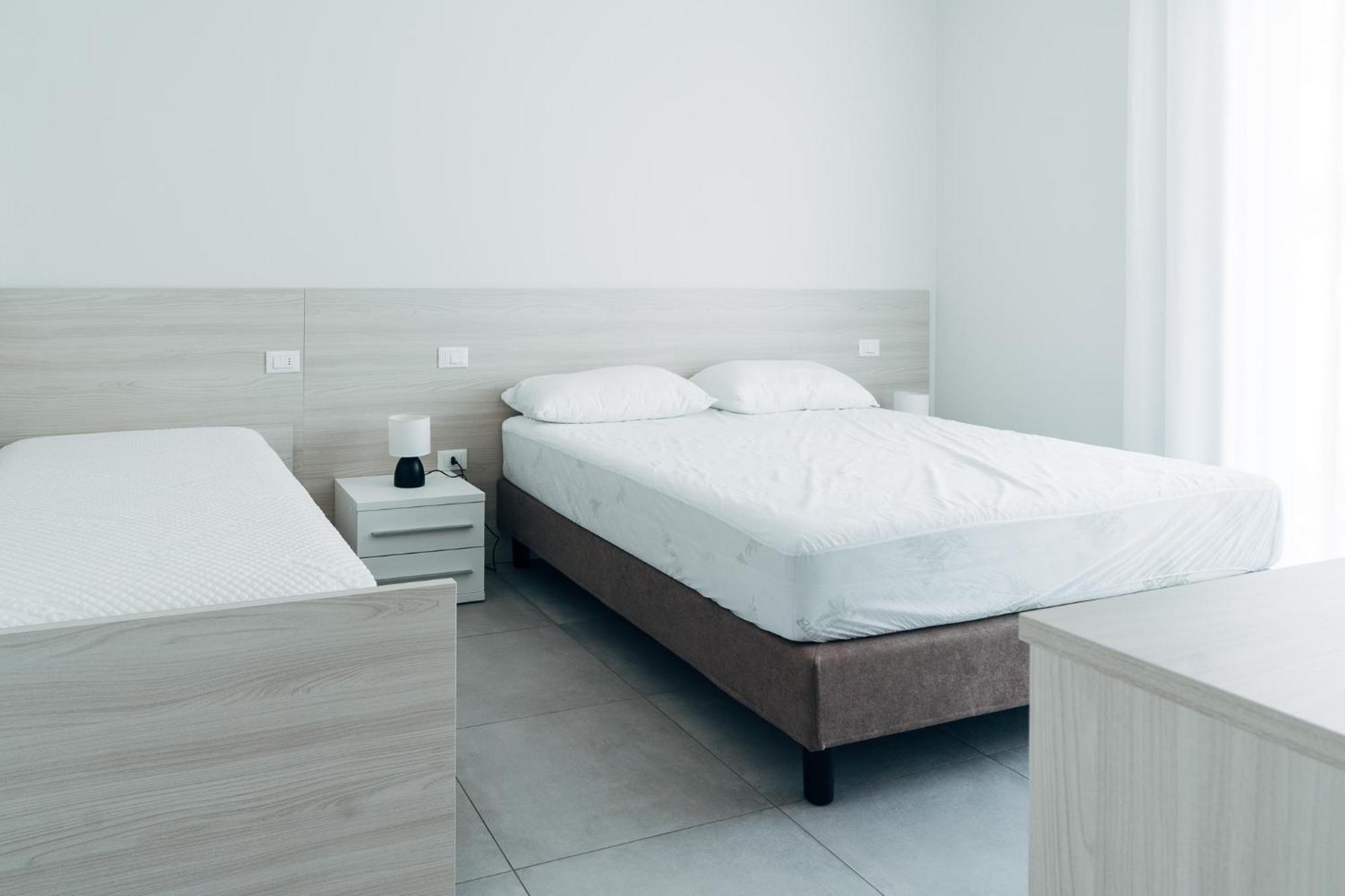 The Prince - Luxury Apartments With Pool بسكييرا ديل غاردا المظهر الخارجي الصورة